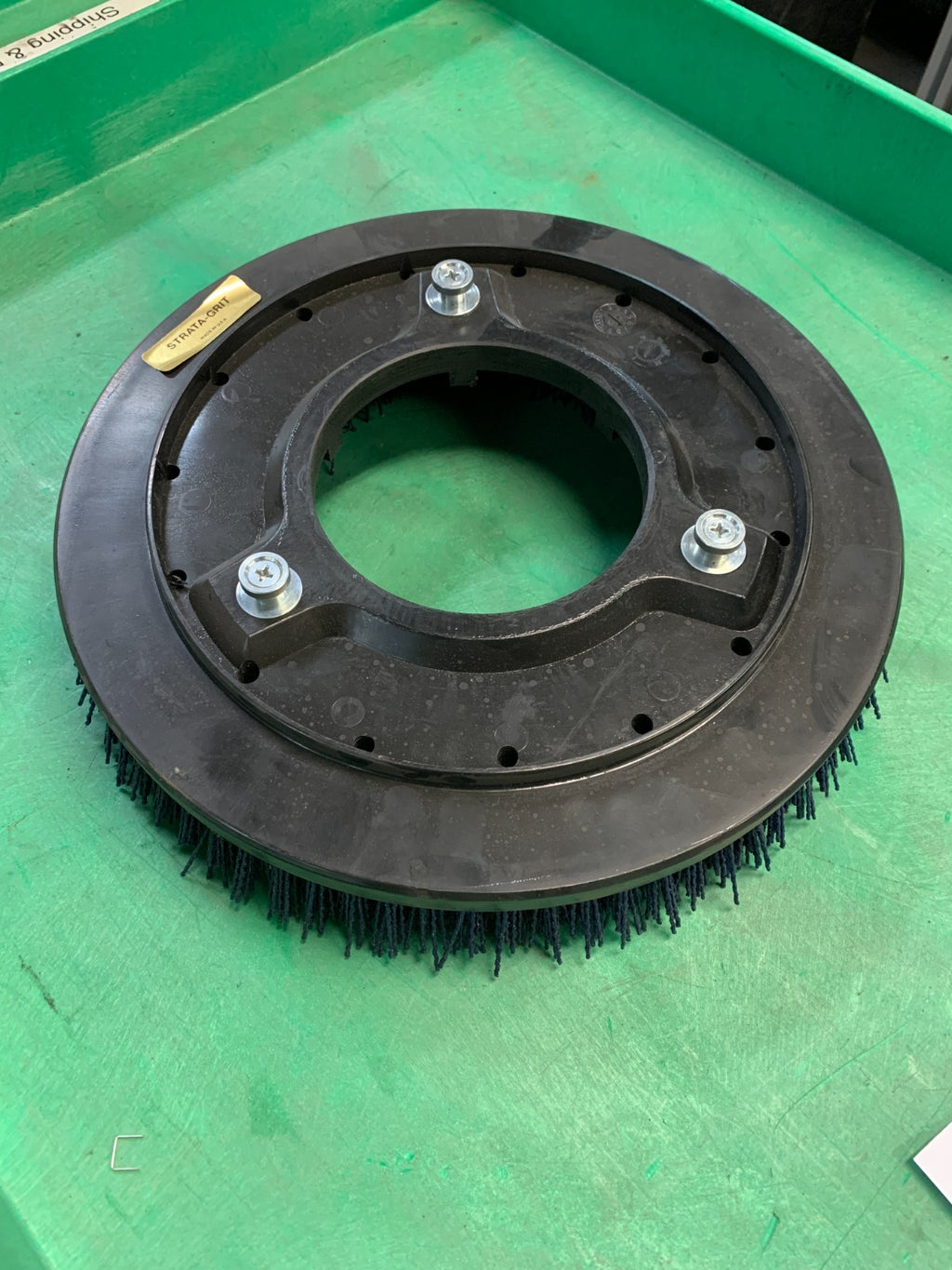 14" STRATA GRIT SHOWER FEED SCRUB BRUSH (H.DUTY)