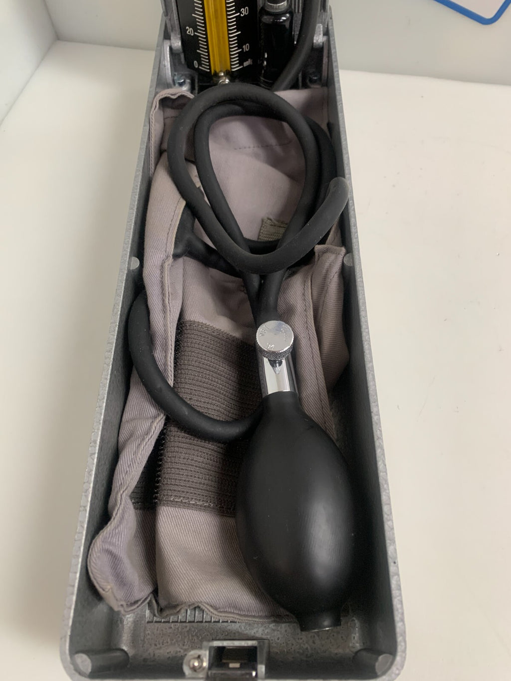 SPHYGMOMANOMETER JAPANESE MADE 300MM/HG IN ORIGINAL BOX LIKE NEW