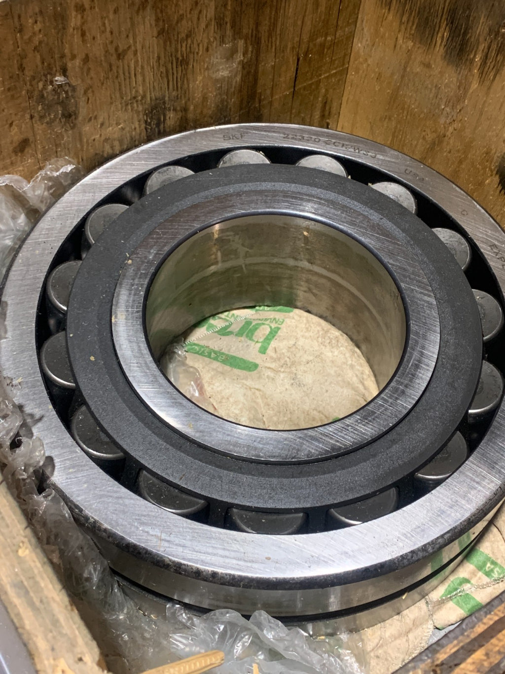 SKF EXPLORER SPHERICAL BEARING 150 MMX320 MMX 108 MM 22330-CCK/W33 W/LOCK RING