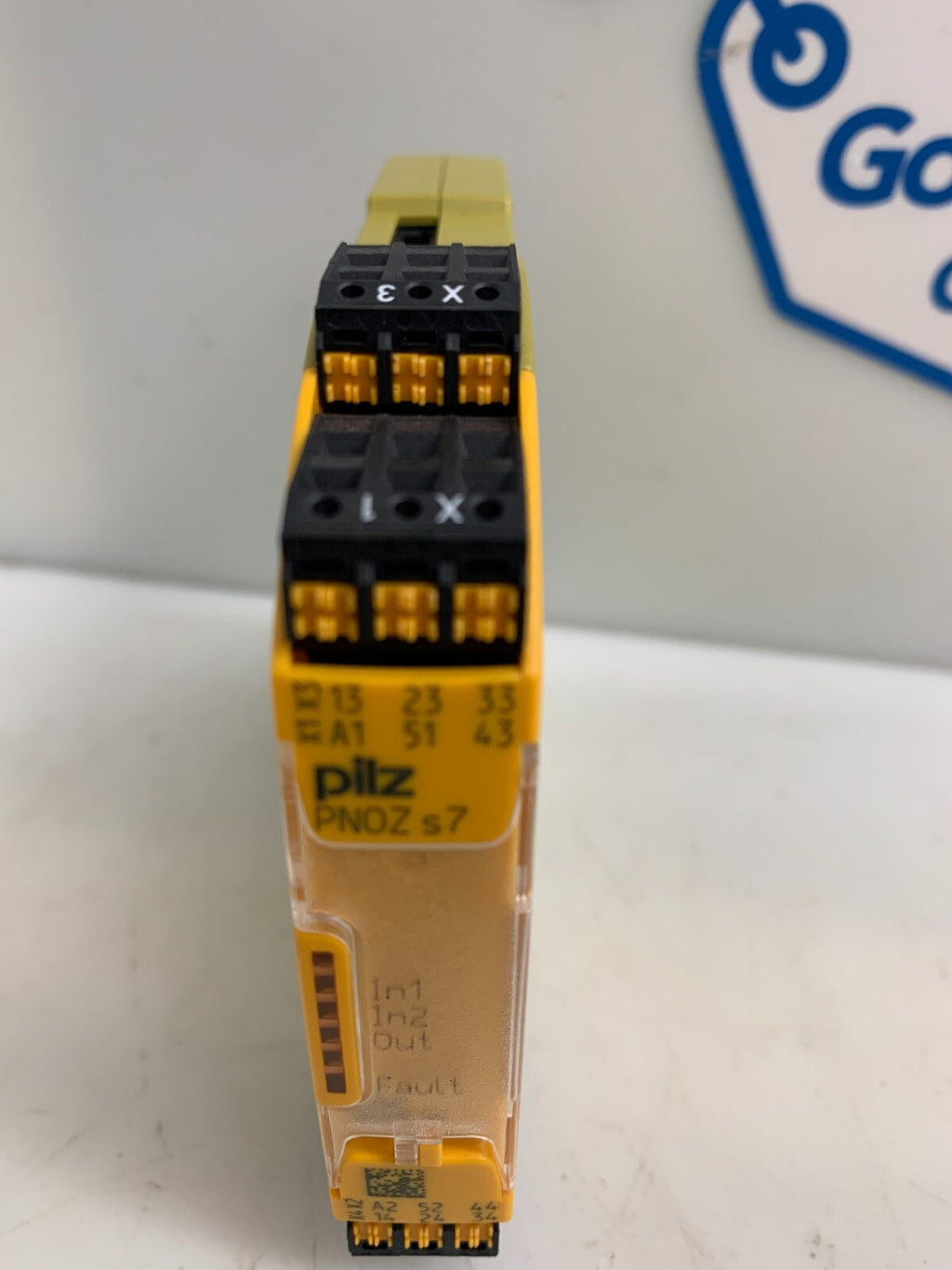 Pilz Safety Relay PN0Z s7 C 24VDC 4n/o 1n/c Ident.No. 7511070