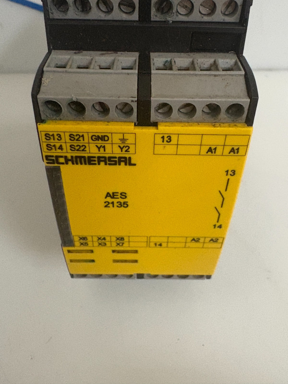 SCHMERSAL SAFETY MODULE AES2135