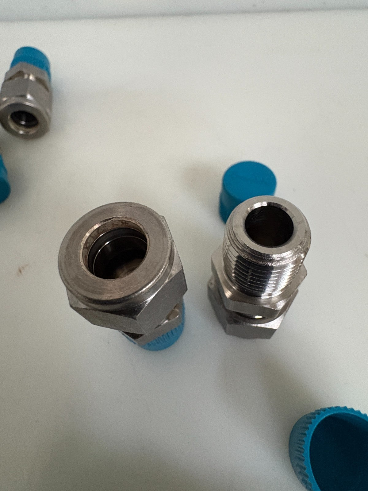 LOT OF 9 SWAGELOK S STEEL TUBE TO CONNECTOR FITTING 3/8 TUBE 1/4 CONNECTOR