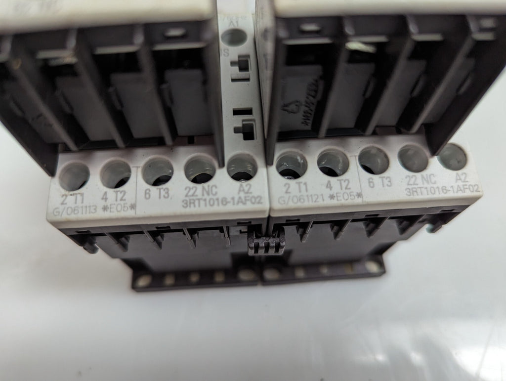 Siemens 3RV1011-1AA10 Circuit breaker + 3RT1016-1AF02 x2 +2RH1911-1FA11 x 2