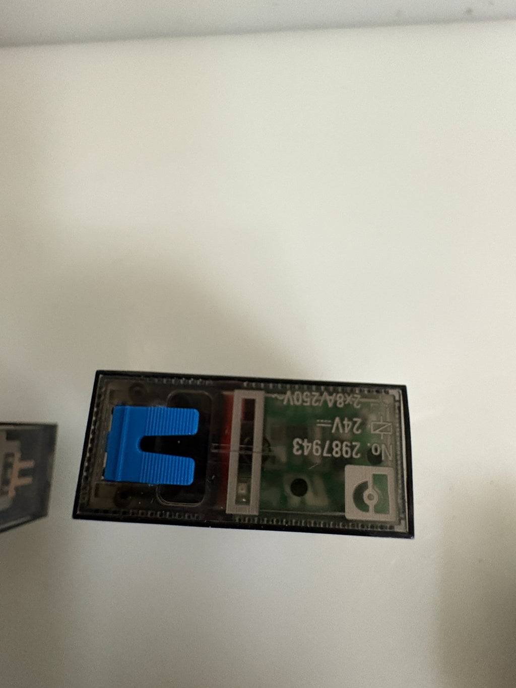 LOT OF 4 PHOENIX CONTACT POWER RELAY #298943