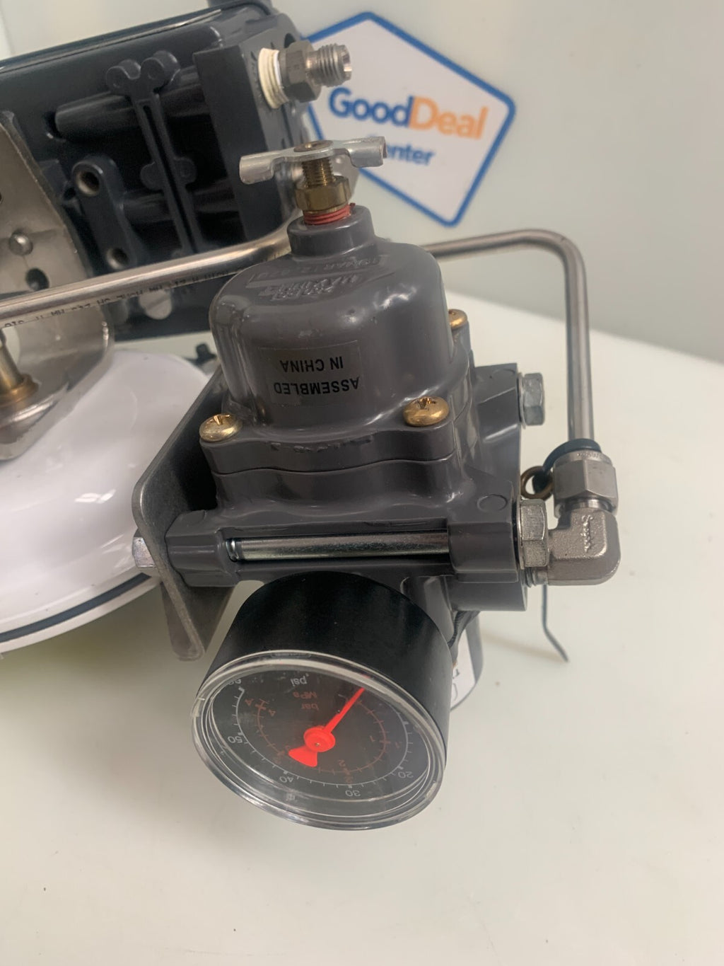 EMERSON FISHER  Valve Positioner Type 3660  w/Control Valve & Pressure Regulator
