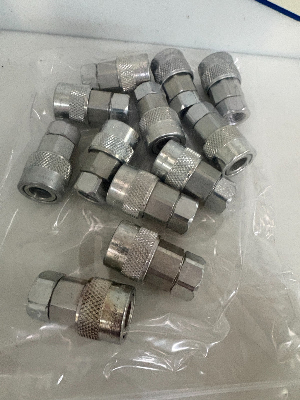 LOT OF 12 HANSEN 1/2 FEMALE QUICK CONNECT COUPLING #310 SERIES2