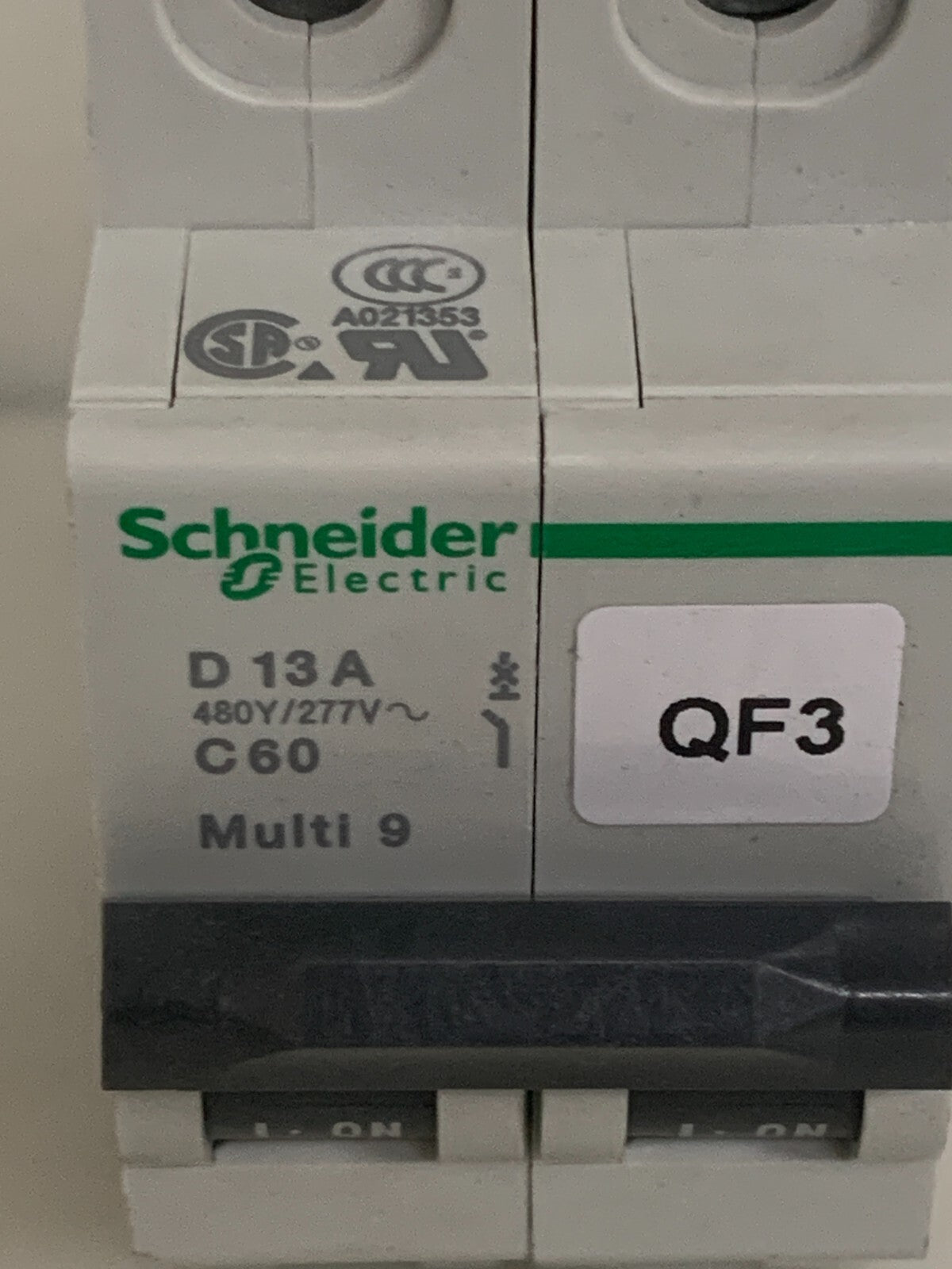 SCHNEIDER ELEC. 3 POLE CIRCUIT BREAKER D 13 A C80 MULTI 9