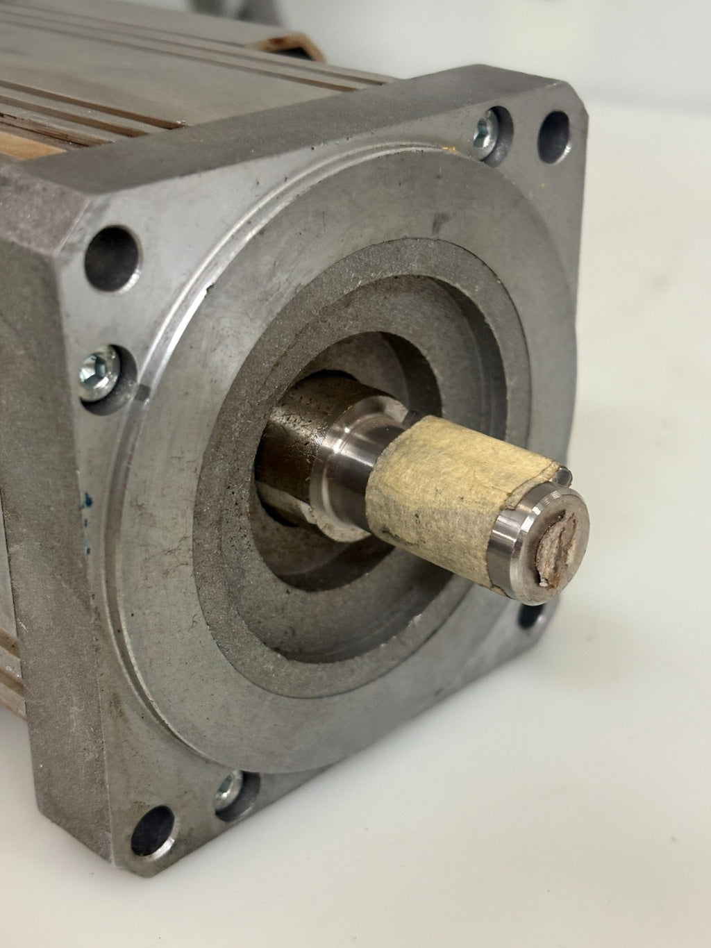 MAGNETIC PERMANENT BRUSHLESS SERVOMOTOR #121291 TYPE 44X304