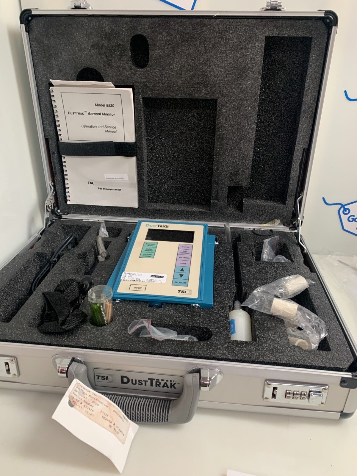 TSL DUST TRAK AEROSOL MONITOR MODEL 8520 LIKE NEW AND COMPLETE IN CASE