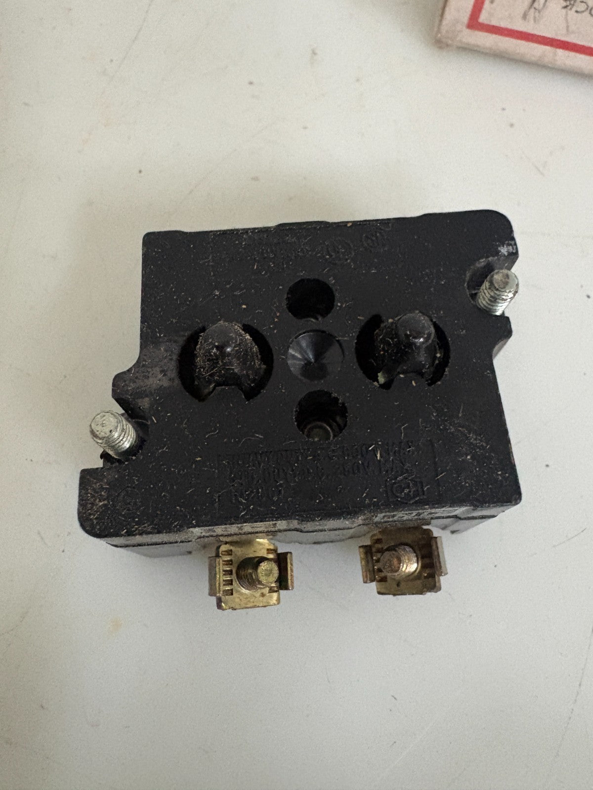 LOT OF 10 CUTLER HAMMER CONTACT BLOCK 10250T32