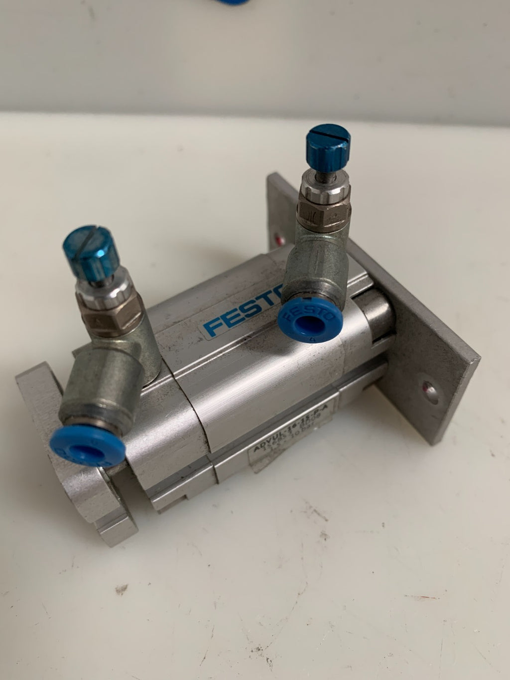 FESTO   ADVUL-16-15-PA   Pneumatic Cylinder 156853  W/2 Adjustable Valves