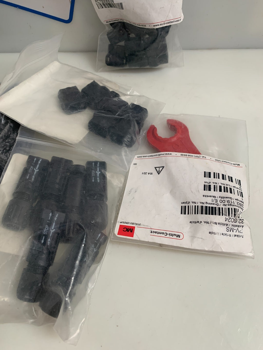 STAUBLI MULTI CONTACT 32-001 4 P0001-UR  LOT OF MIX CONNECTOR AND TOOLS5