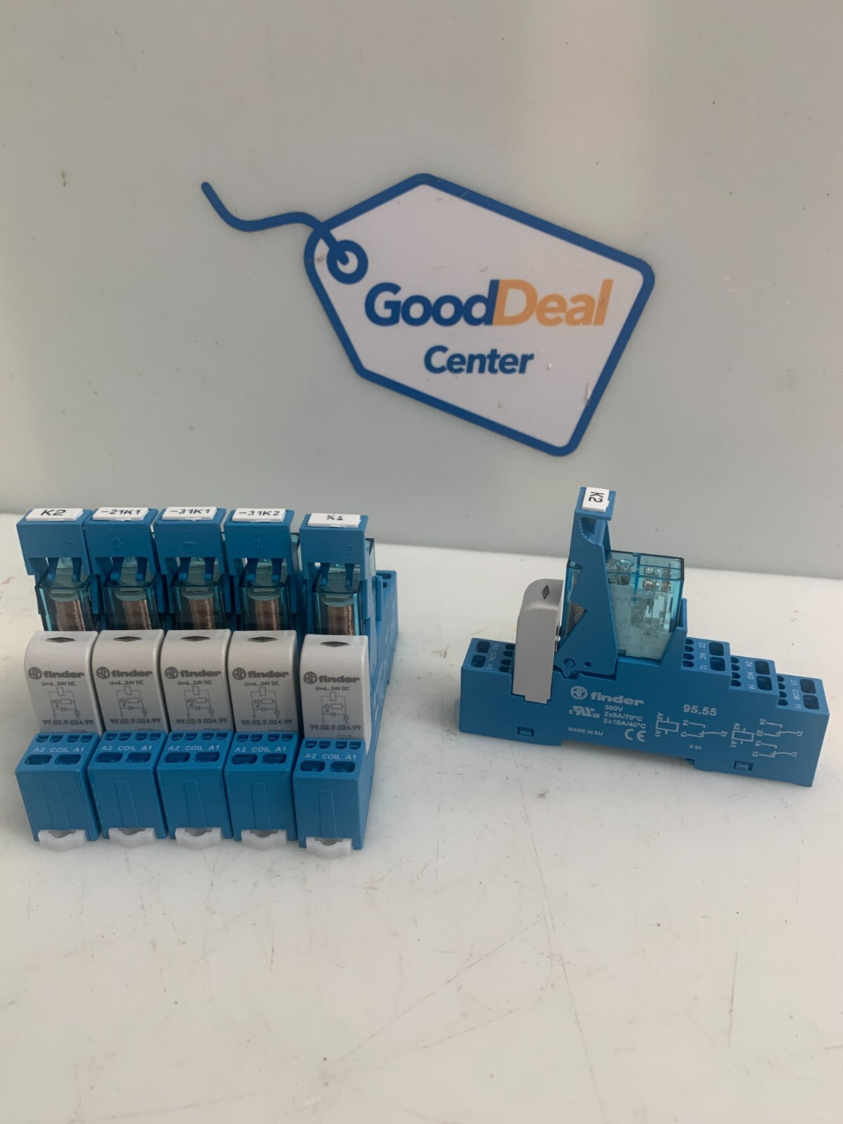 FINDER 95.55 Relay Socket   w/40.525 Fuse (Lot of 6)