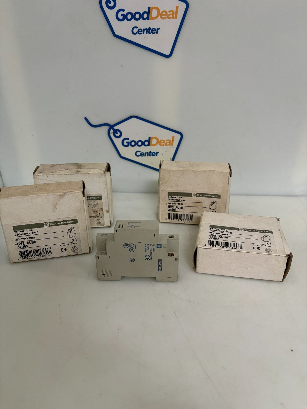 LOT OF 4 TELEMECANIQUE VOLTAGE TRIPS MODULE GV2 AU1160