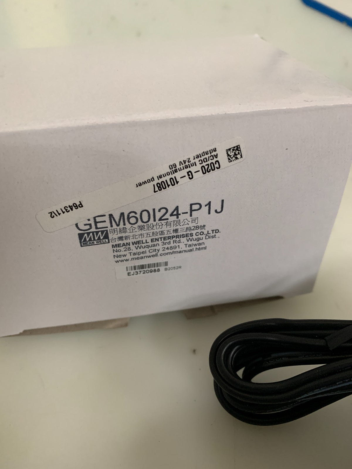 LOT OF 2 MEAN WELL POWER SUPPLY GEM60I24-P1J