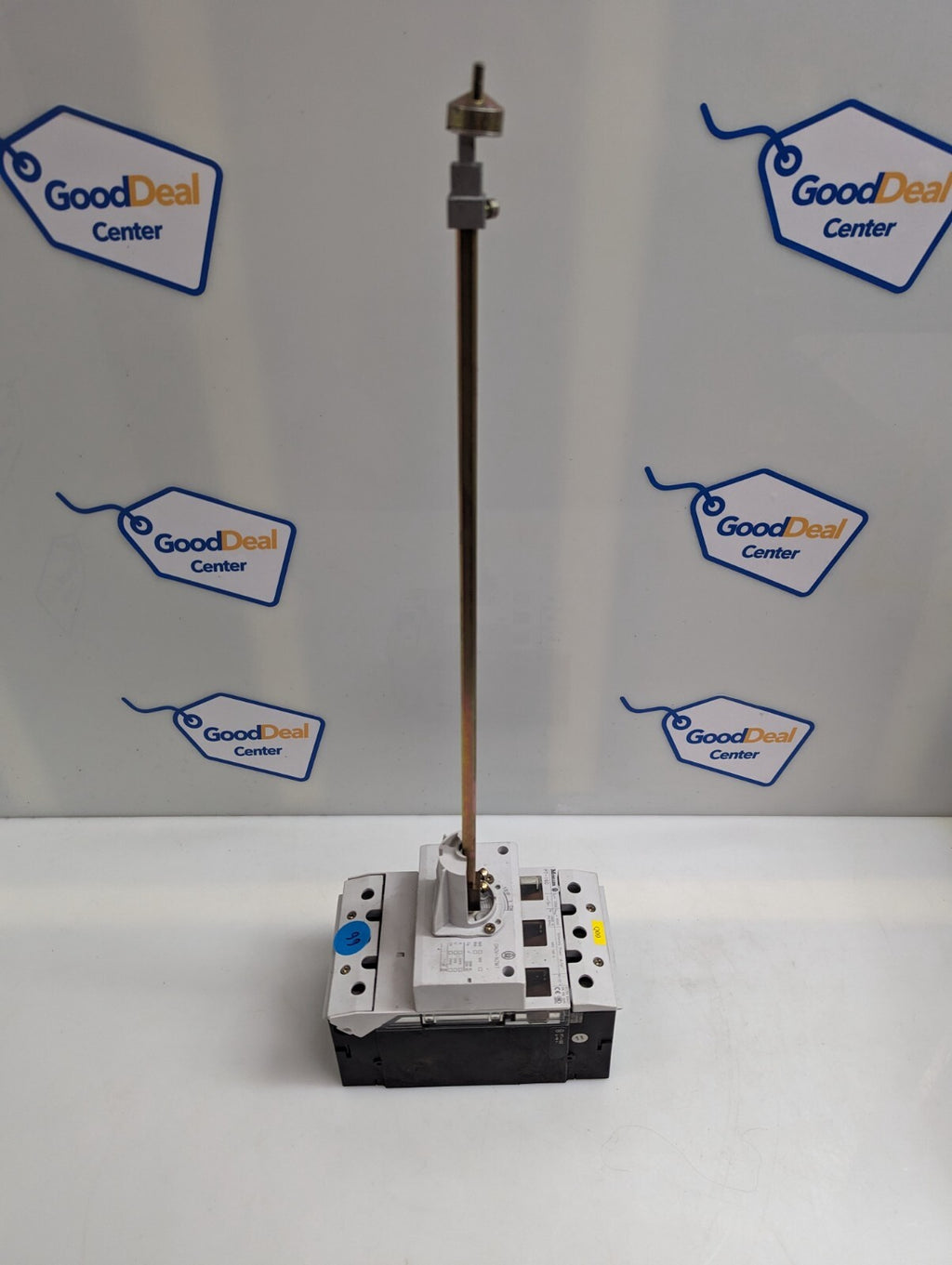 Moeller P7-160 circuit breaker with rotary drive