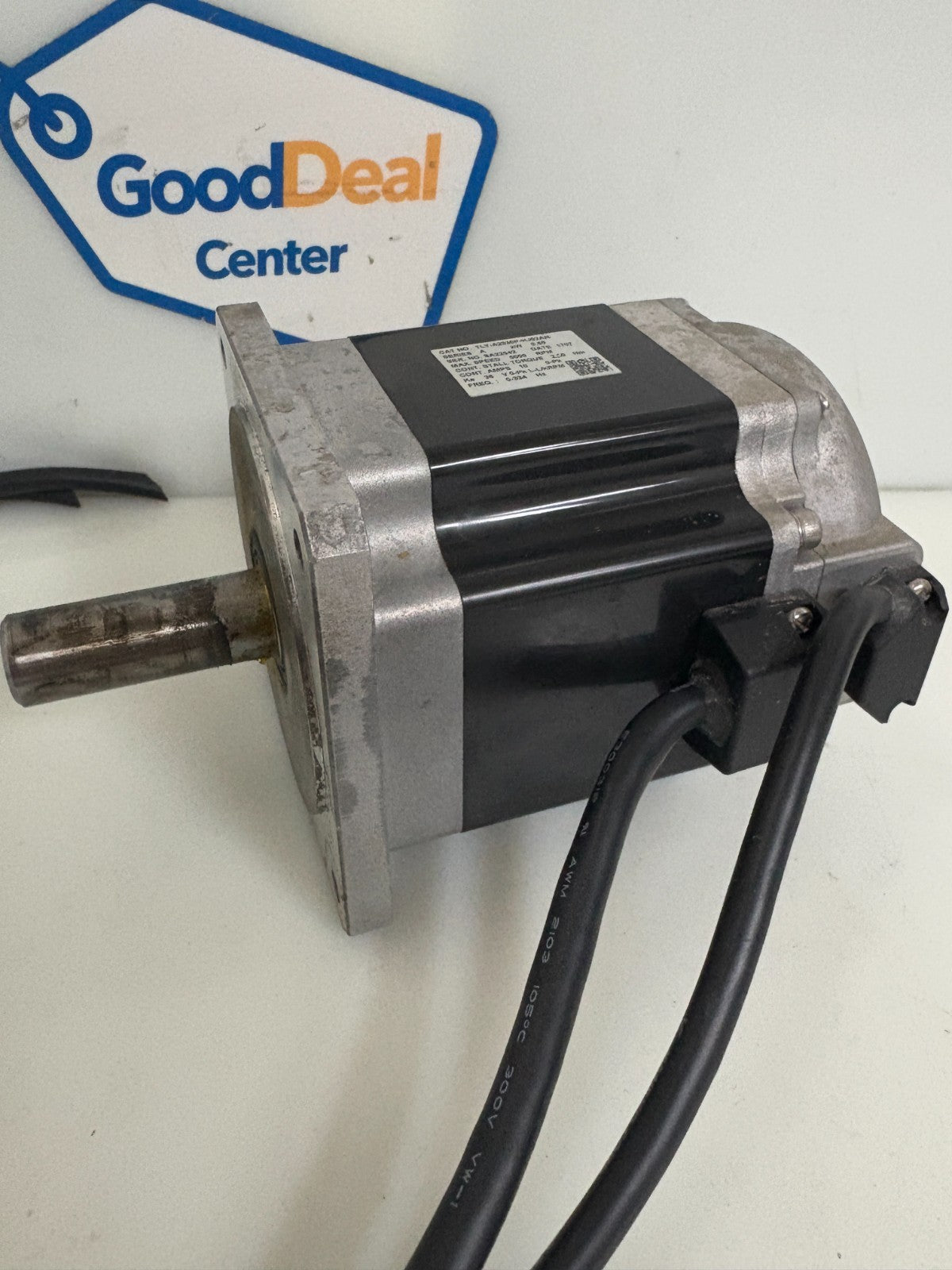 ALLEN BRADLEY INVERTER DUTY AC SERVO MOTOR CAT # TLY-A2530P-HJ62AN