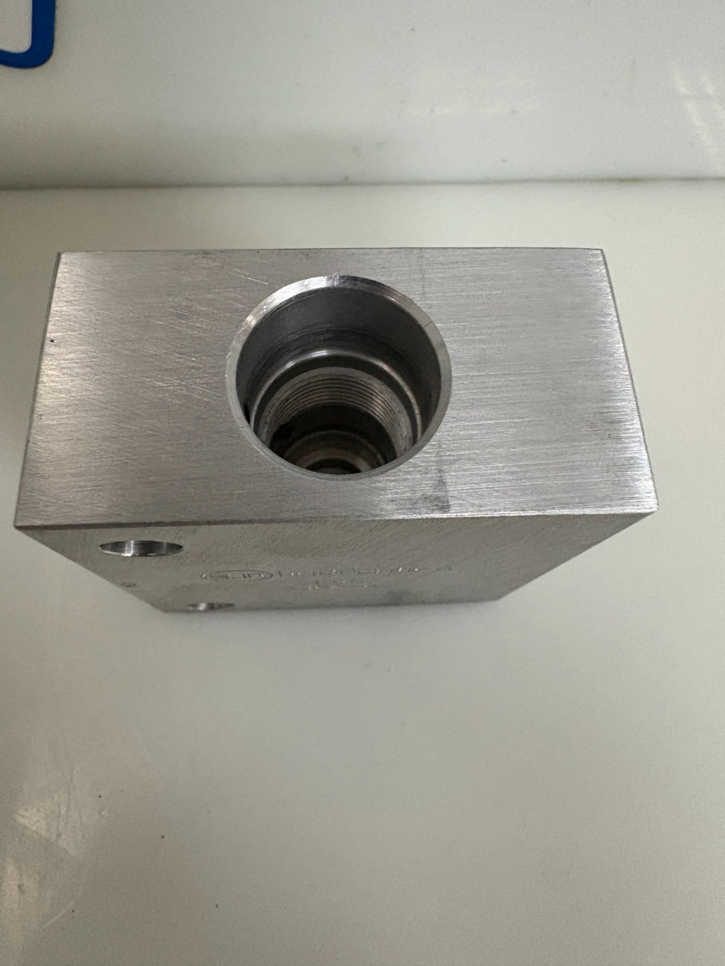 SUN HYDRAULICS HYDRAULIC VALVE BLOCK EDC 2JB0-A2