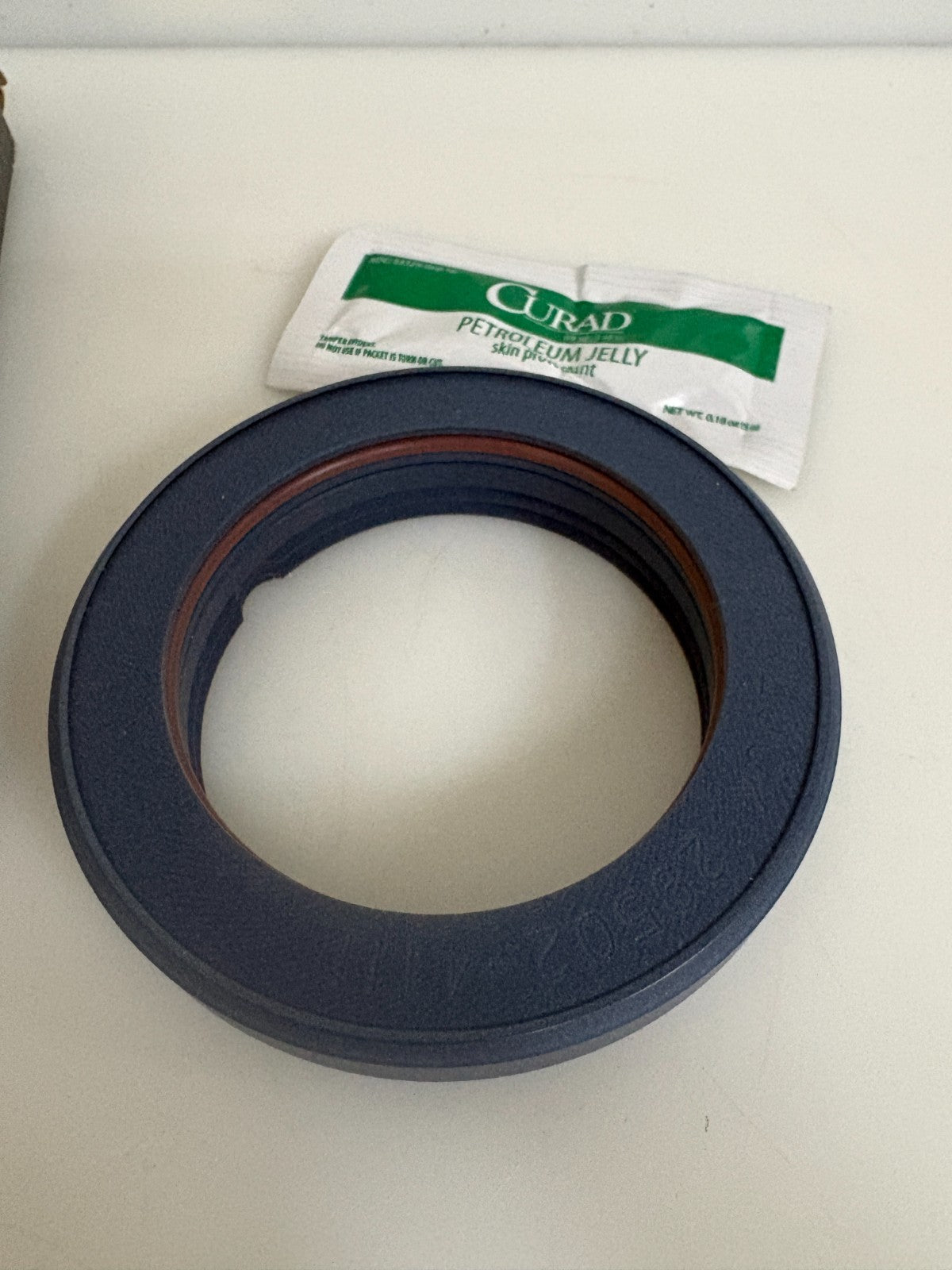 GARLOCK KLOZURE LABYRINTH BEARING ISOLATOR GLASS FILLED 29502-41111