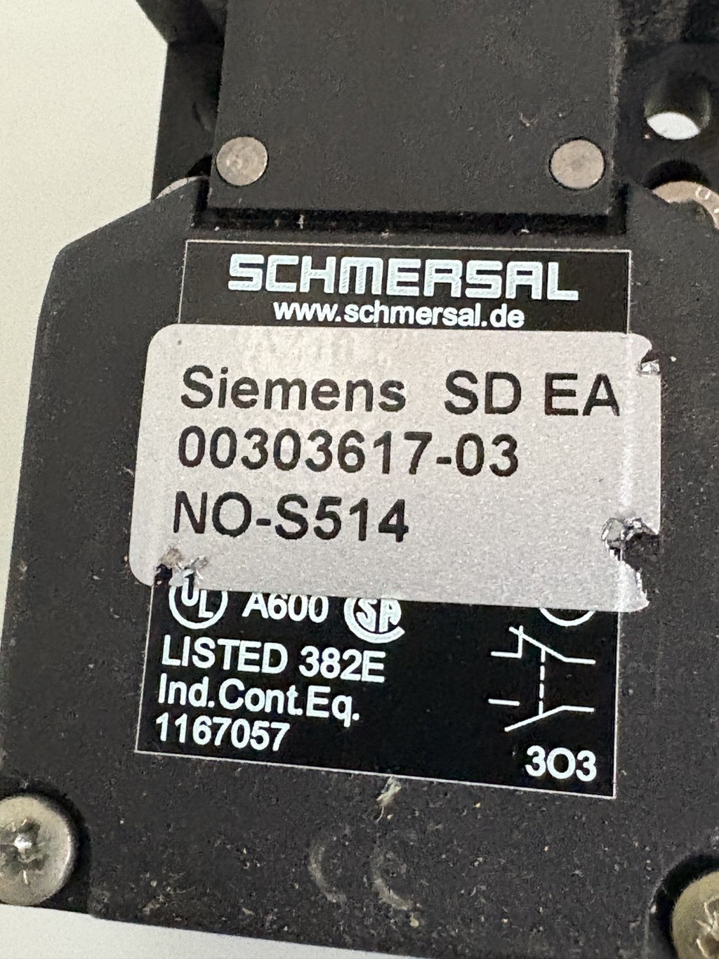 LOT OF 3 SCHMERSAL SAFETY SWITCH AZ 16 ZVRK-2254 SIEMENS 00303617-031