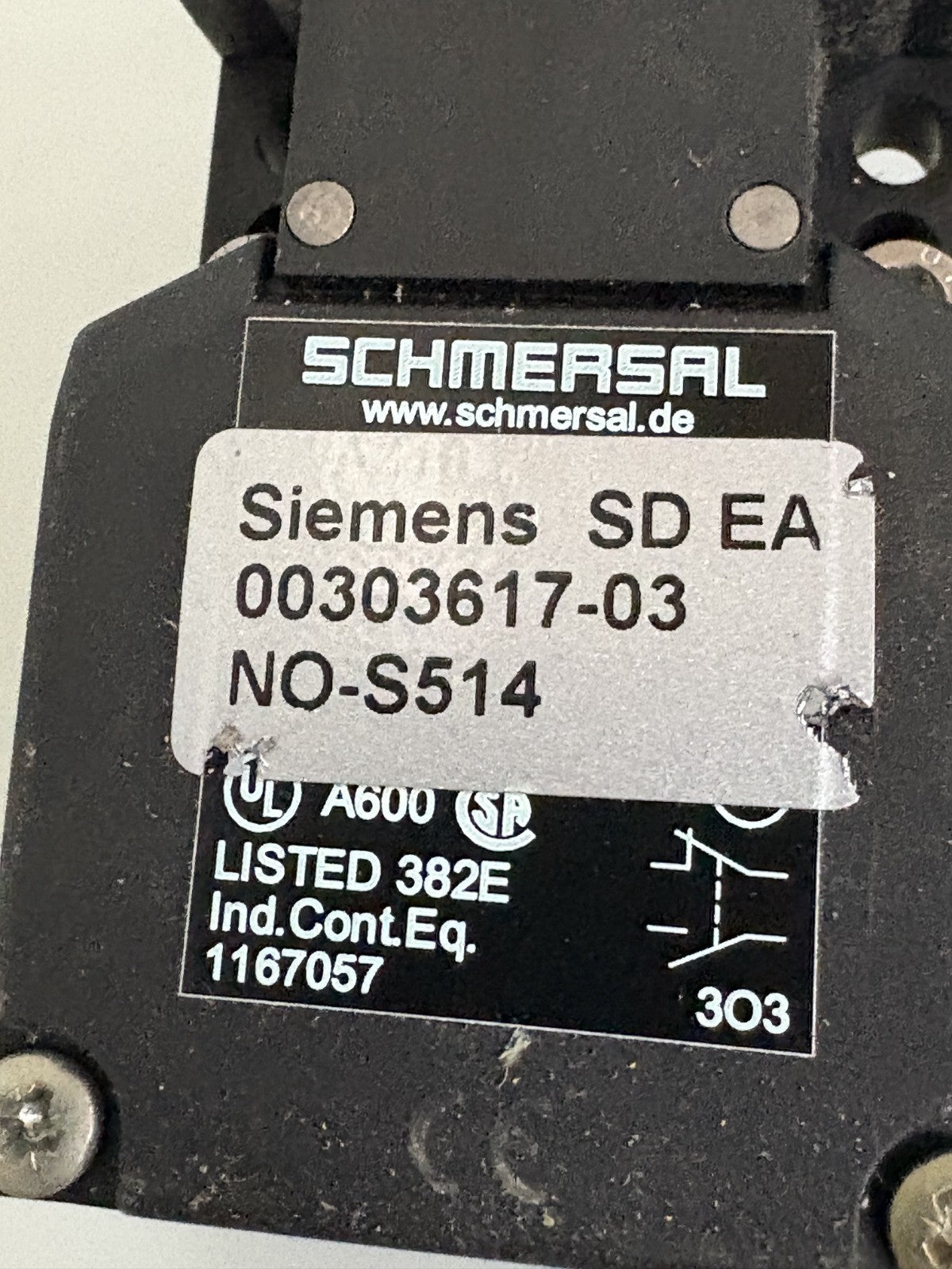 LOT OF 3 SCHMERSAL SAFETY SWITCH AZ 16 ZVRK-2254 SIEMENS 00303617-031