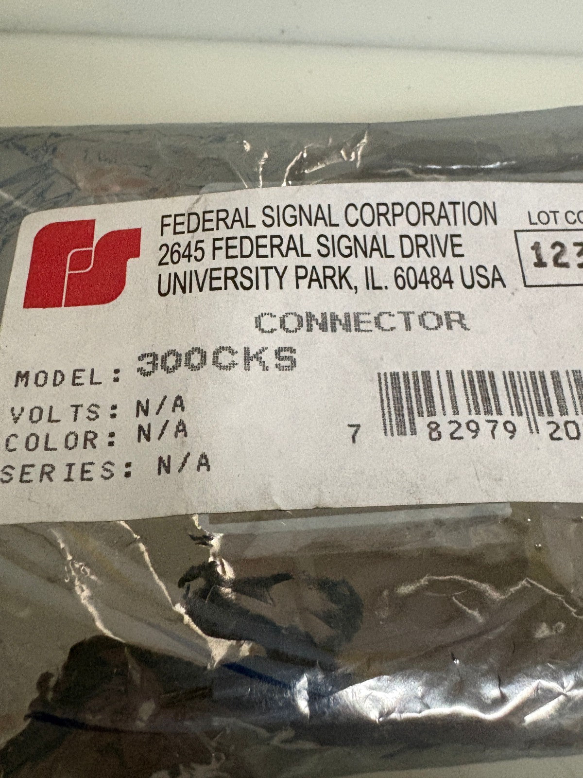 LOT OF 2 FEDERAL SIGNAL CORD CONNECTOR 300 CKS1