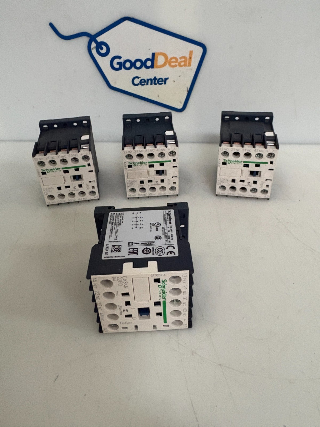 LOT OF 4 SCHNEIDER CONTROL RELAY CA3KN22BD0