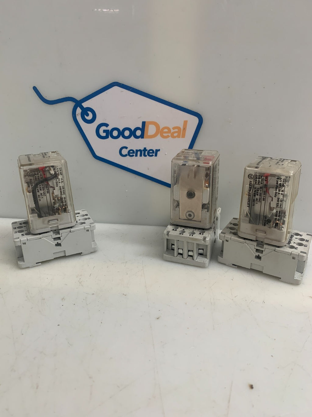 ALLEN BRADLEY  700-HA32AI  Relay Socket  SER A  W/Stand  (Lot of 3)