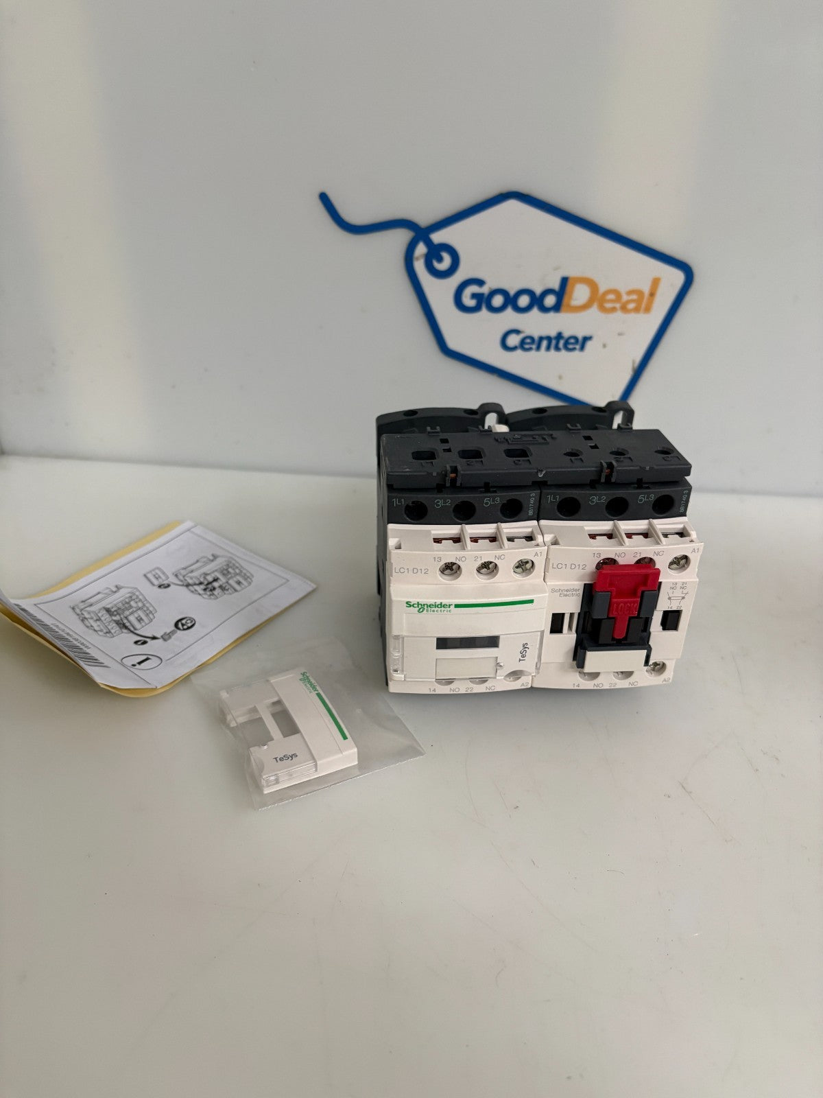 SCHNEIDER REVERSING CONTACTOR LC2D12G70