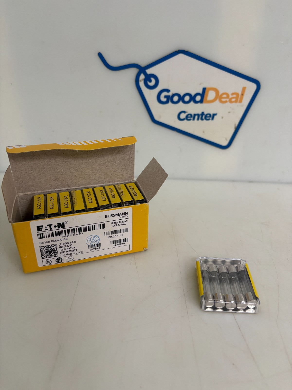 LOT OF 50 EATON BUSSMAN AGC-1/2-R FUSE0