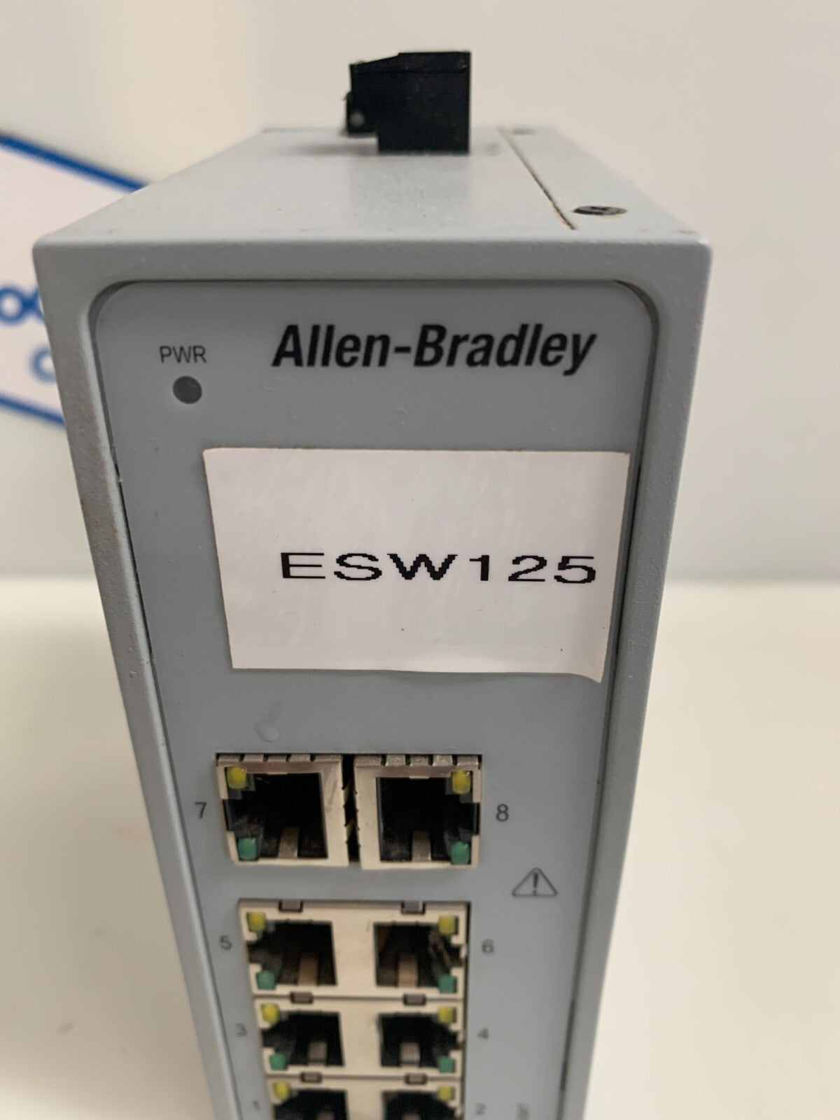 ALLEN BRADLEY  /  Stratix 2000  Unmanaged Ethernet Switch  1783-US8T