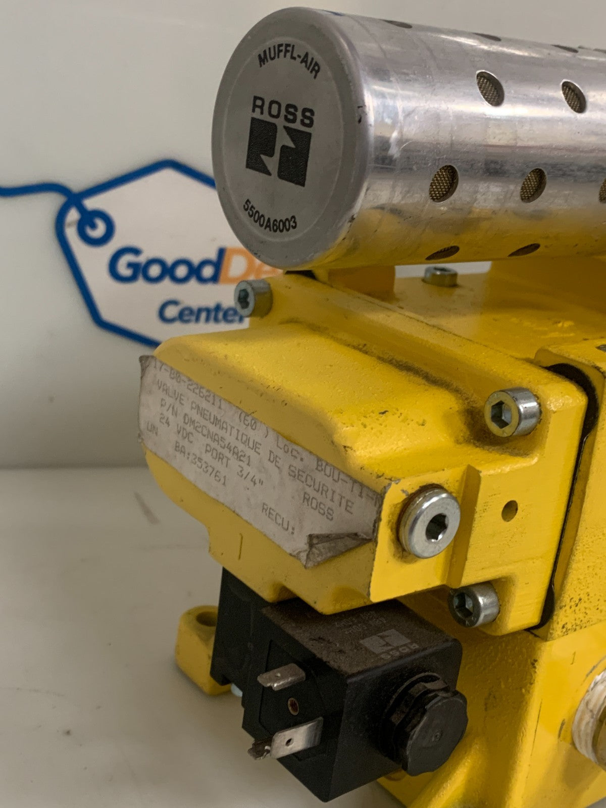 ROSS CONTROLS DOUBLE SOLENOID VALVE W/BASE DM2CNA 54A21 2-8 BAR