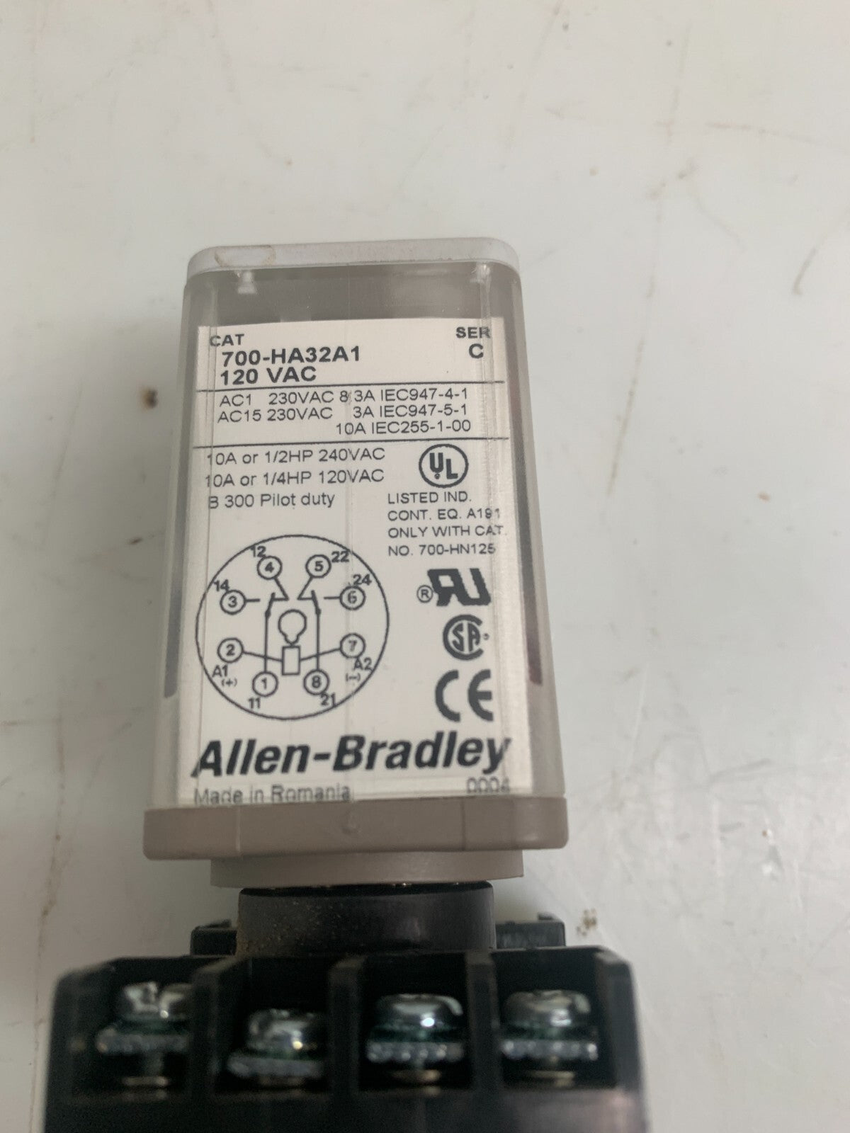 ALLEN BRADLEY  700-HA32AI  Relay Socket  SER C  W/Stand  (Lot of 2)