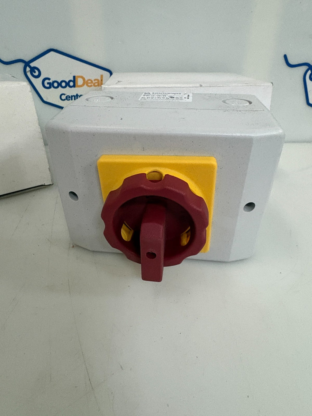LOT OF 2 ITC DISCONNECT SWITCH 3 POLE 32A RED/YELLOW LBS-RL032/3PM-D1/Z33 GB1