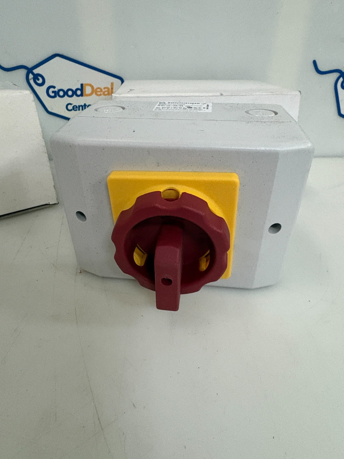 LOT OF 2 ITC DISCONNECT SWITCH 3 POLE 32A RED/YELLOW LBS-RL032/3PM-D1/Z33 GB1