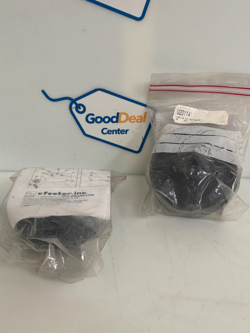 LOT OF 2 IFM EFECTOR LARGE PUCK PACKAGE 4201140