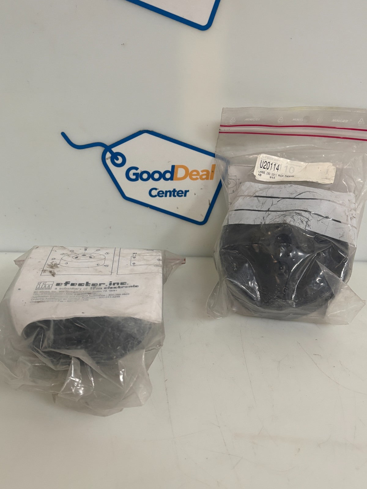 LOT OF 2 IFM EFECTOR LARGE PUCK PACKAGE 4201140