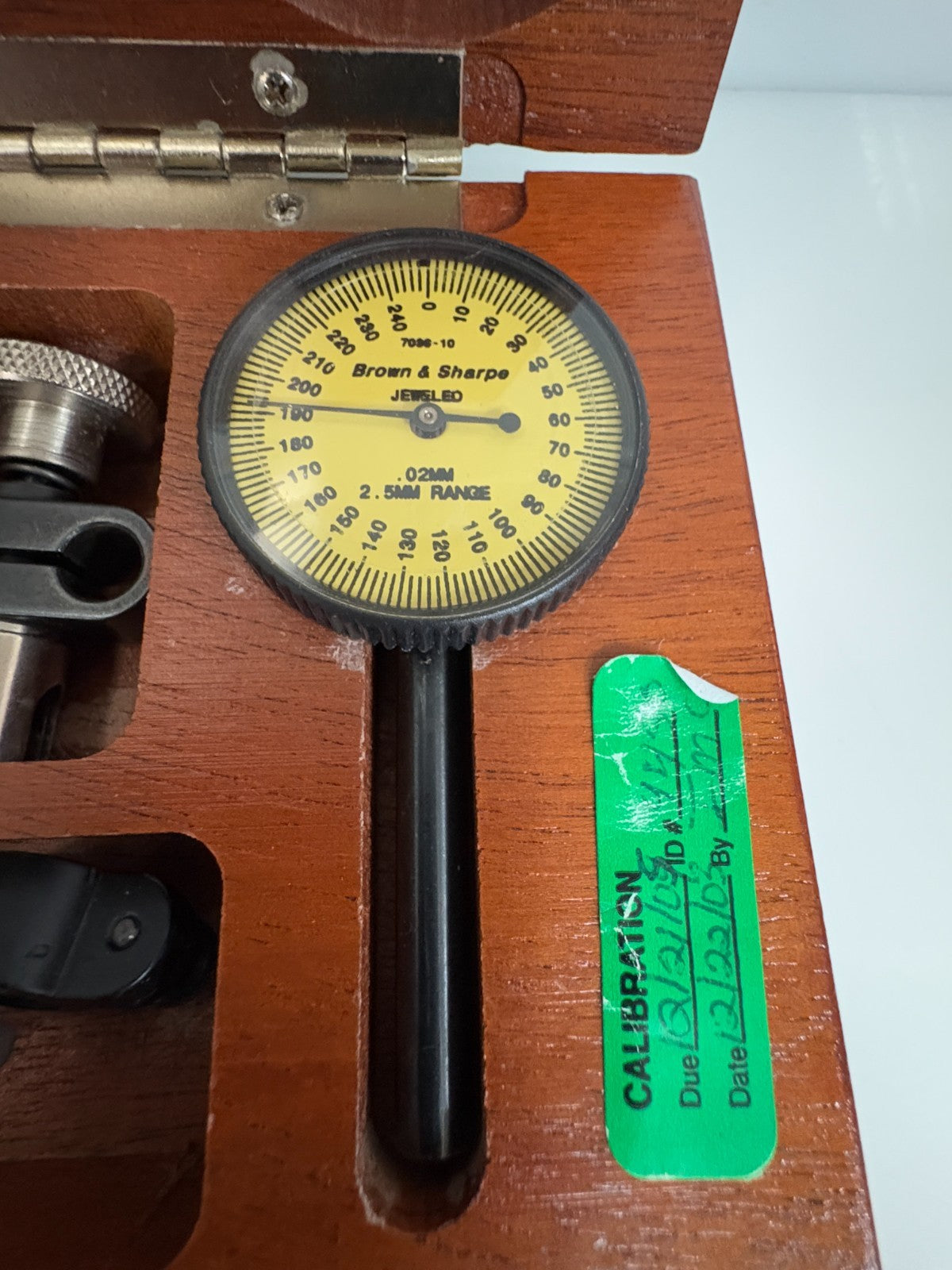 BROWN & SHARPE 7030-10 DIAL TEST INDICATOR SET IN CASE