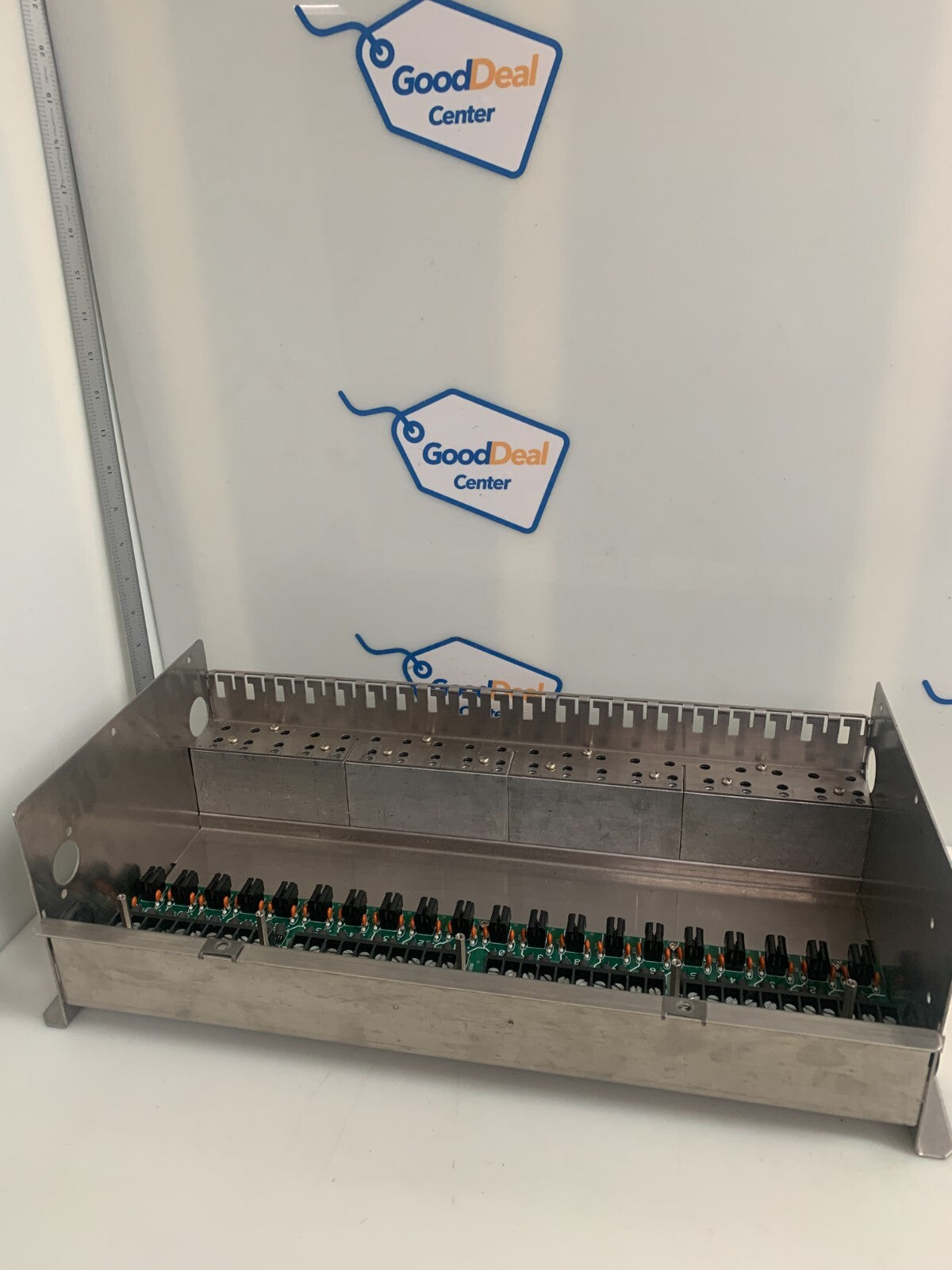 SIEMONS CARD CAGE ENCLOSURE 772R 15937-58 20 SLOT RACK  W 16027-11 CIRCUIT BOARD0