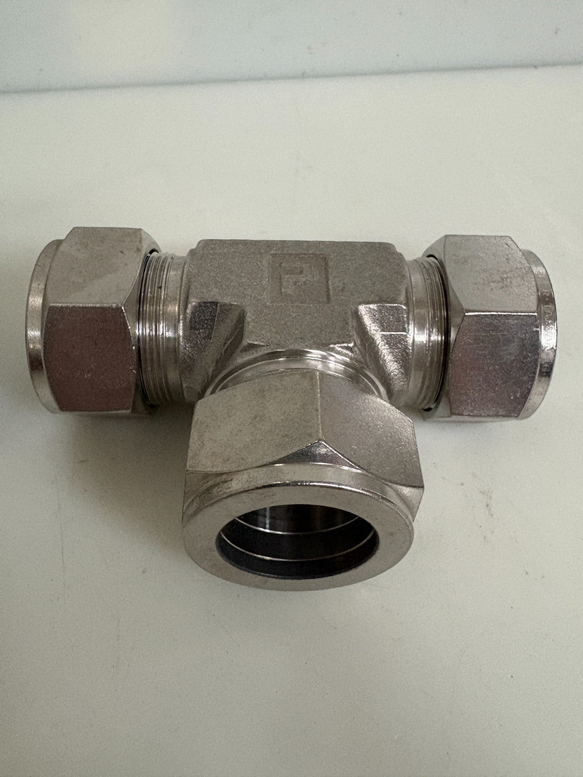 LOT OF 2 PARKER S.STEEL 1" TUBE UNION TEE 16-16-16 JBZ-SS
