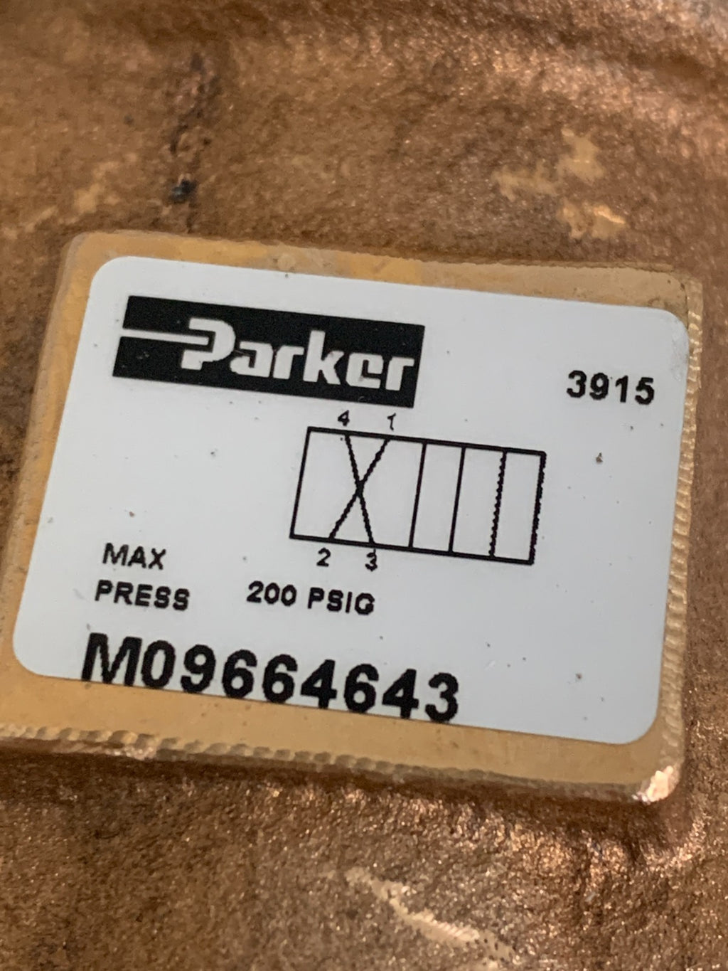 PARKER SCHRADER 4 WAY 3/4" MANUAL VALVE MO9664643