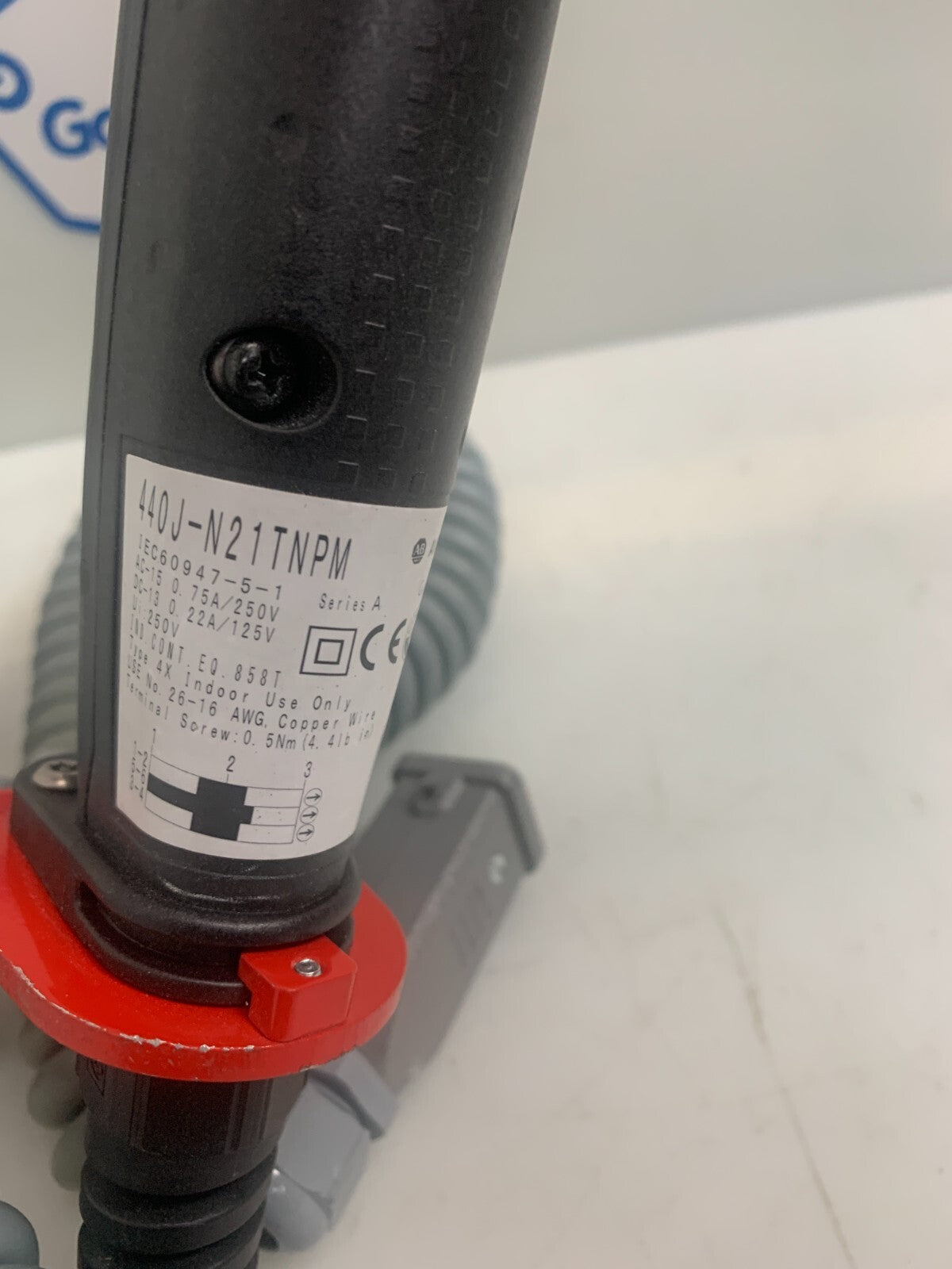 ALLEN BRADLEY / GuardMaster 440J-N21TNPM Enabling Switch w/Coil Cable