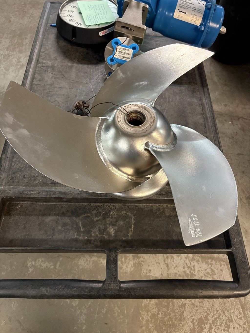 STAINLESS STEAL 3 BLADE H DUTY HELIX IMPELLER #724 1707 24" DIAM 1 1/2 BORE