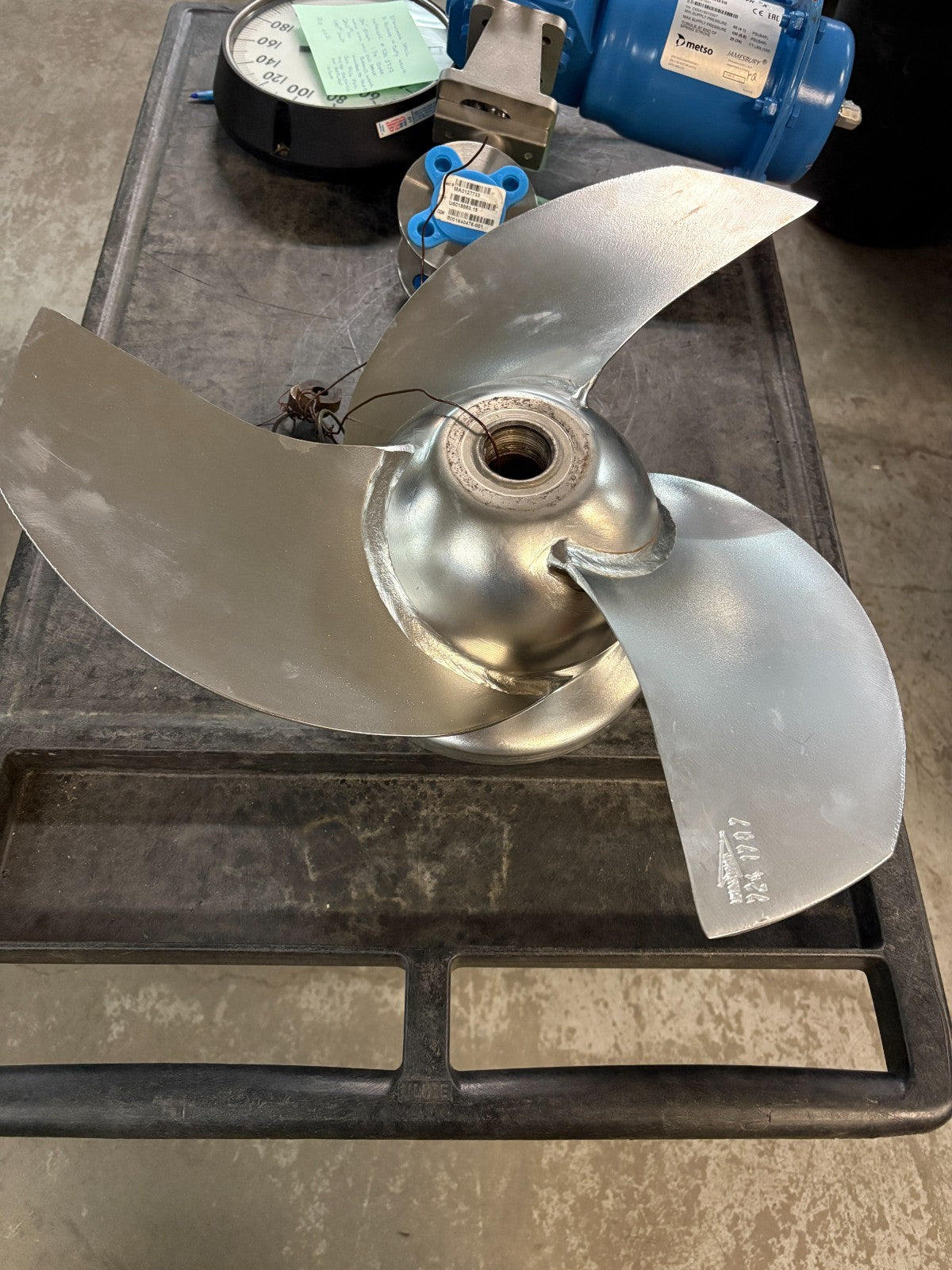 STAINLESS STEAL 3 BLADE H DUTY HELIX IMPELLER #724 1707 24" DIAM 1 1/2 BORE