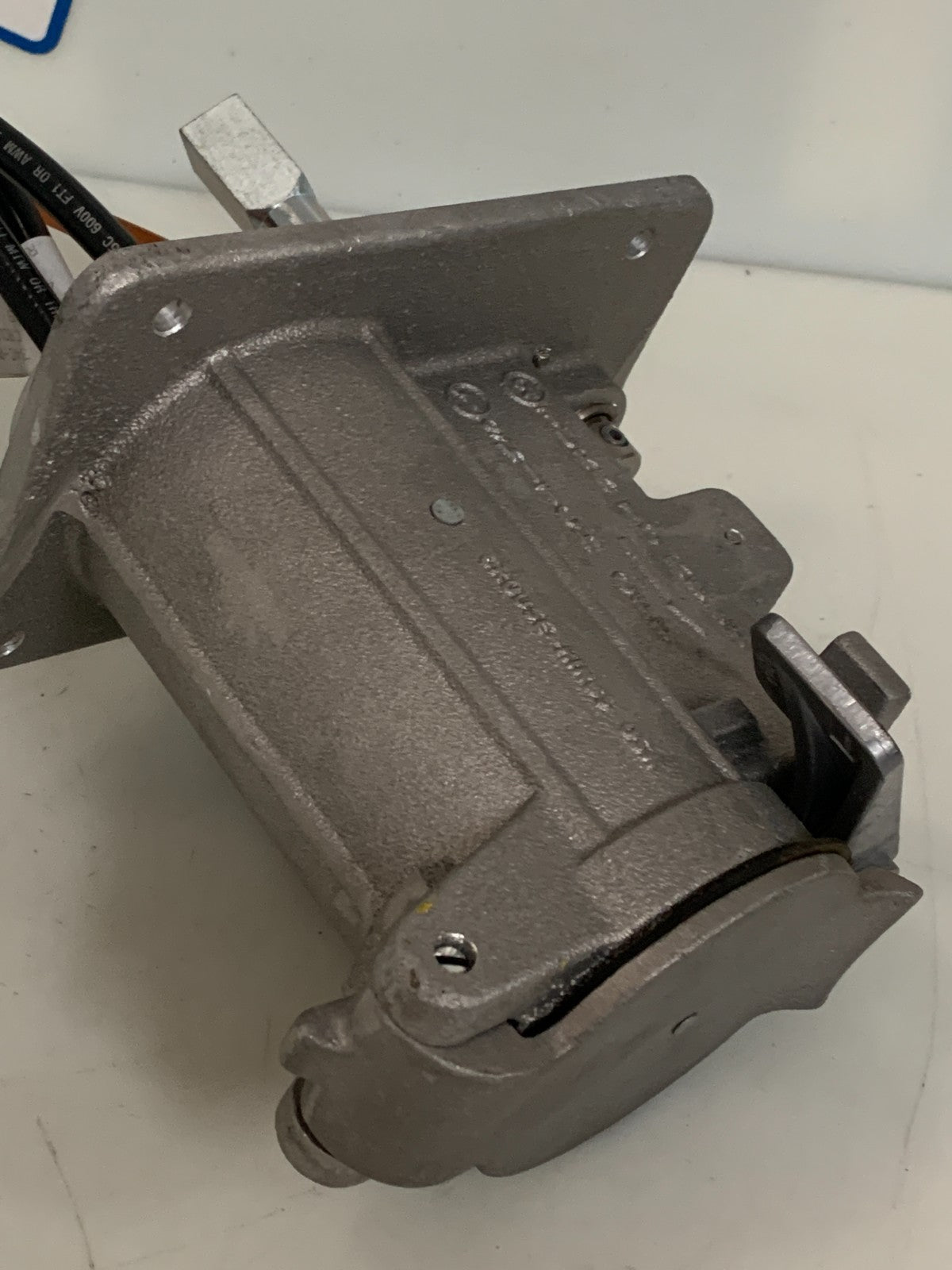 CROUSE HINDS RECEPTACLE CONNECTOR 7548D H2L4