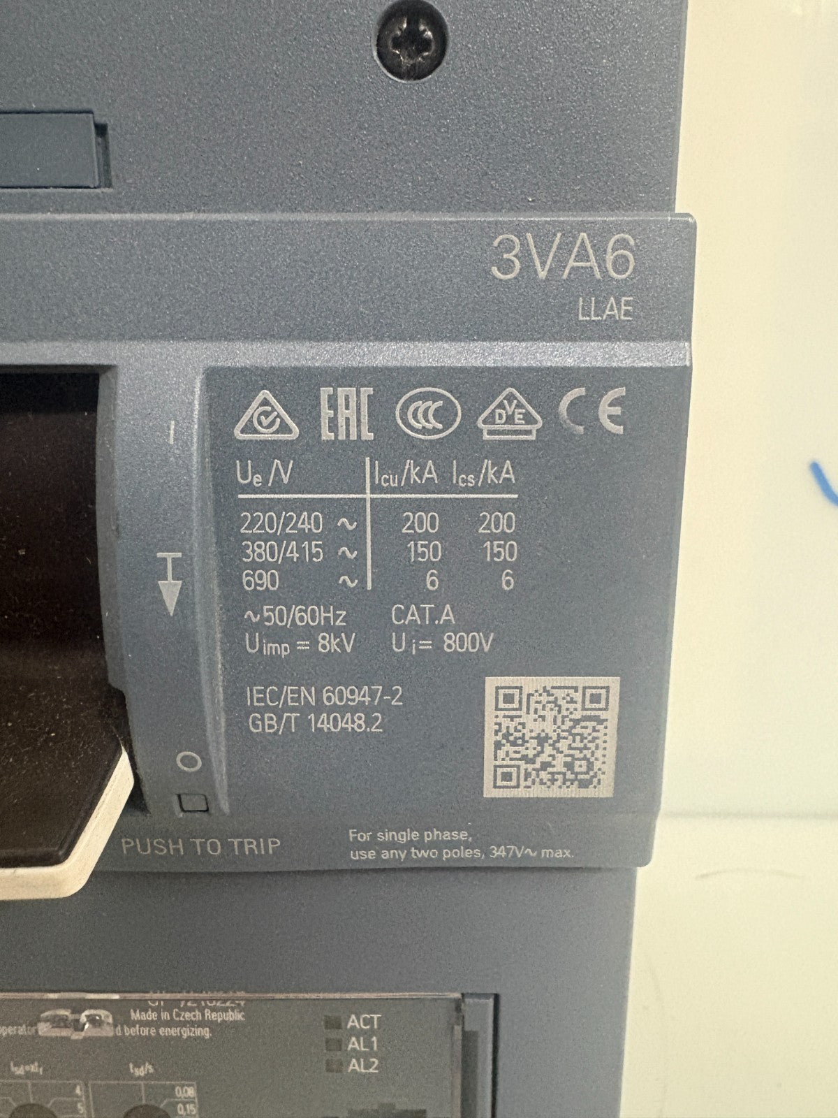 SIEMENS 600 AMP CIRCUIT BREAKER 3VA6 LLAE ETU350LSI 3VA6460-8HN31-5400A2