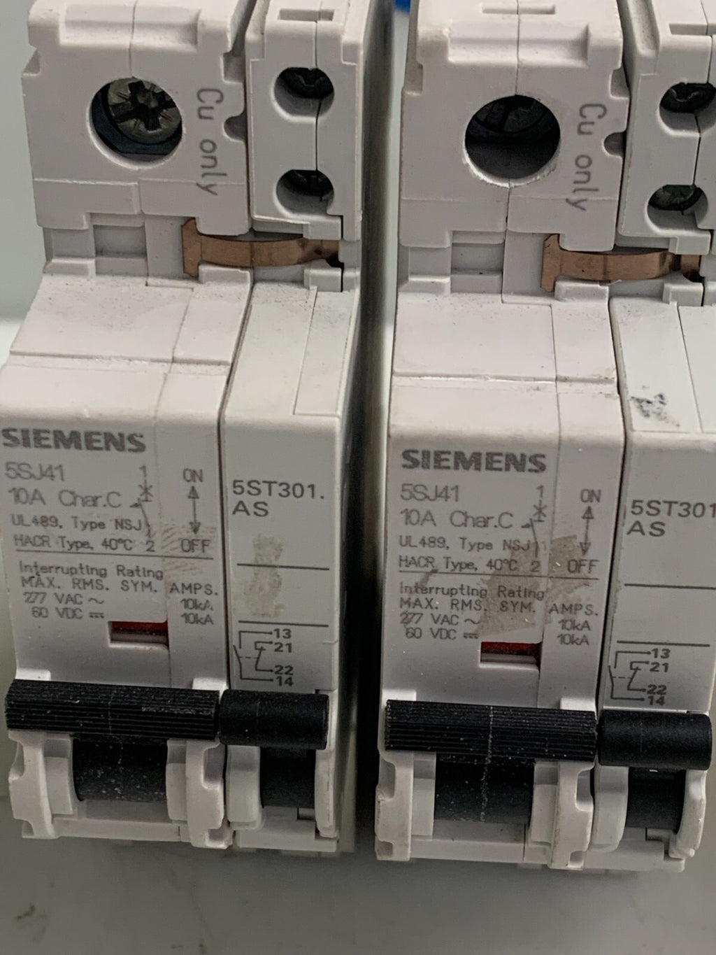 SIEMENS 5SJ41 Circuit Breakers (Lot of 11)  w/ 10Auxiliary Circuit Switch2