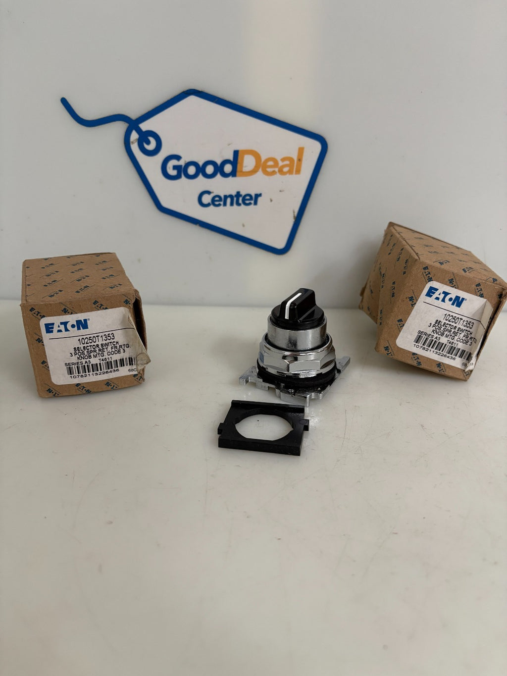 EATON 3 POSITION SELECTOR SWITCH 10250T1353
