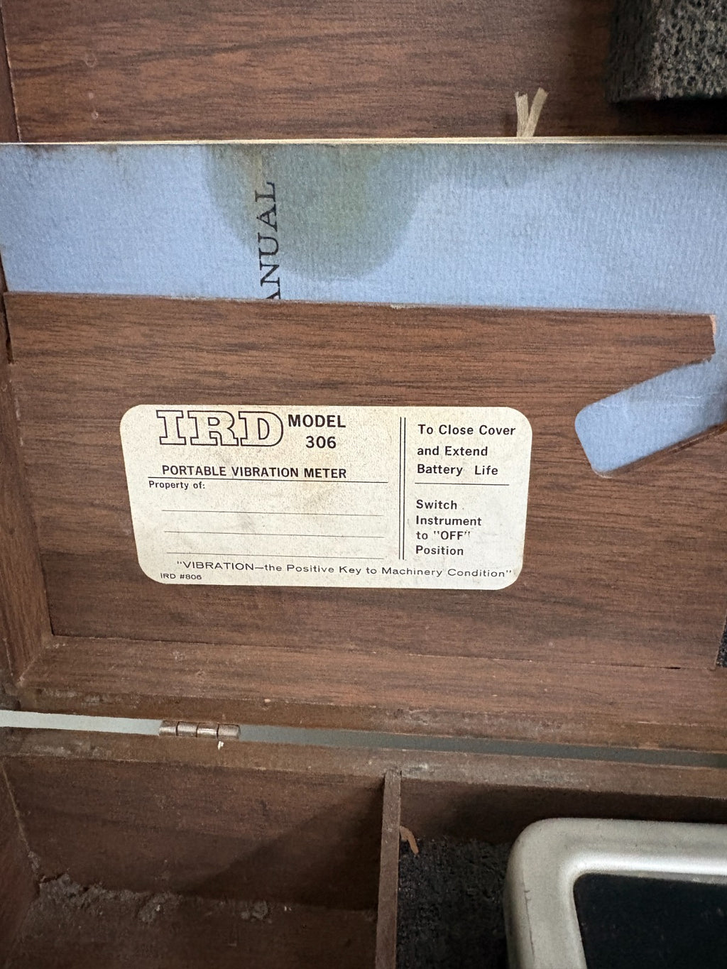 IRD PORTABLE VIBRATION METER MODEL 306 COMPLETE IN CASE4