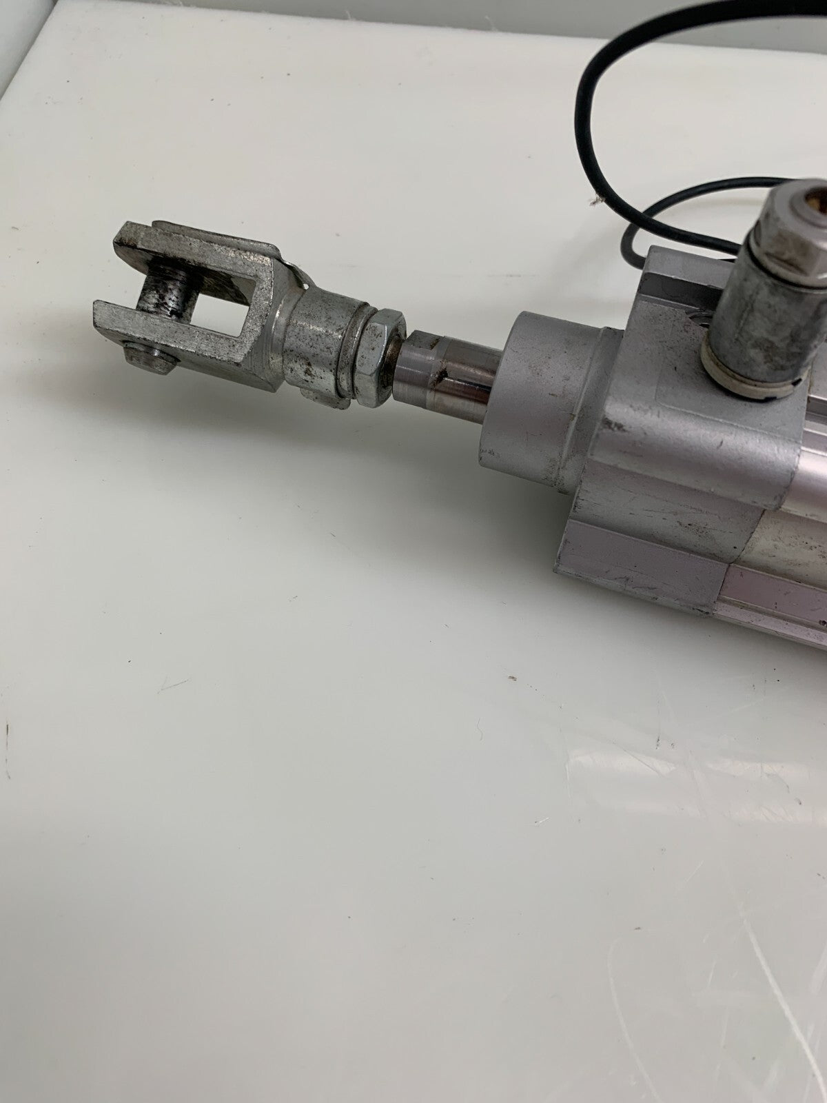 FESTO DNCB-40-100-PPV-A  Pneumatic Cylinder 532741 w/2 SICK RZT6 Sensors 1023973